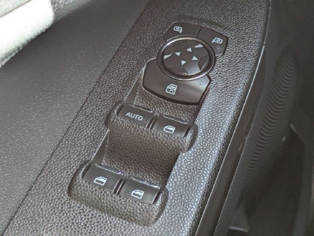 Certified 2020 Ford EcoSport SE FWD image 21