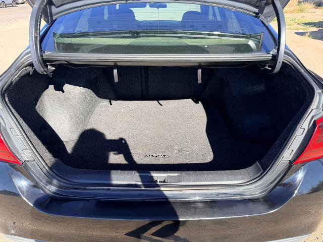 Used 2017 Nissan Altima 2.5 SR w/ Midnight Edition Package FWD image 20