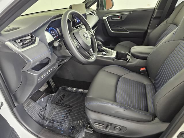 Used 2025 Toyota RAV4 XSE w/ Advanced Technology Package AWD/4WD image 23