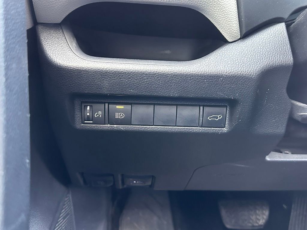 Used 2019 Toyota RAV4 XLE w/ Convenience Package image 31