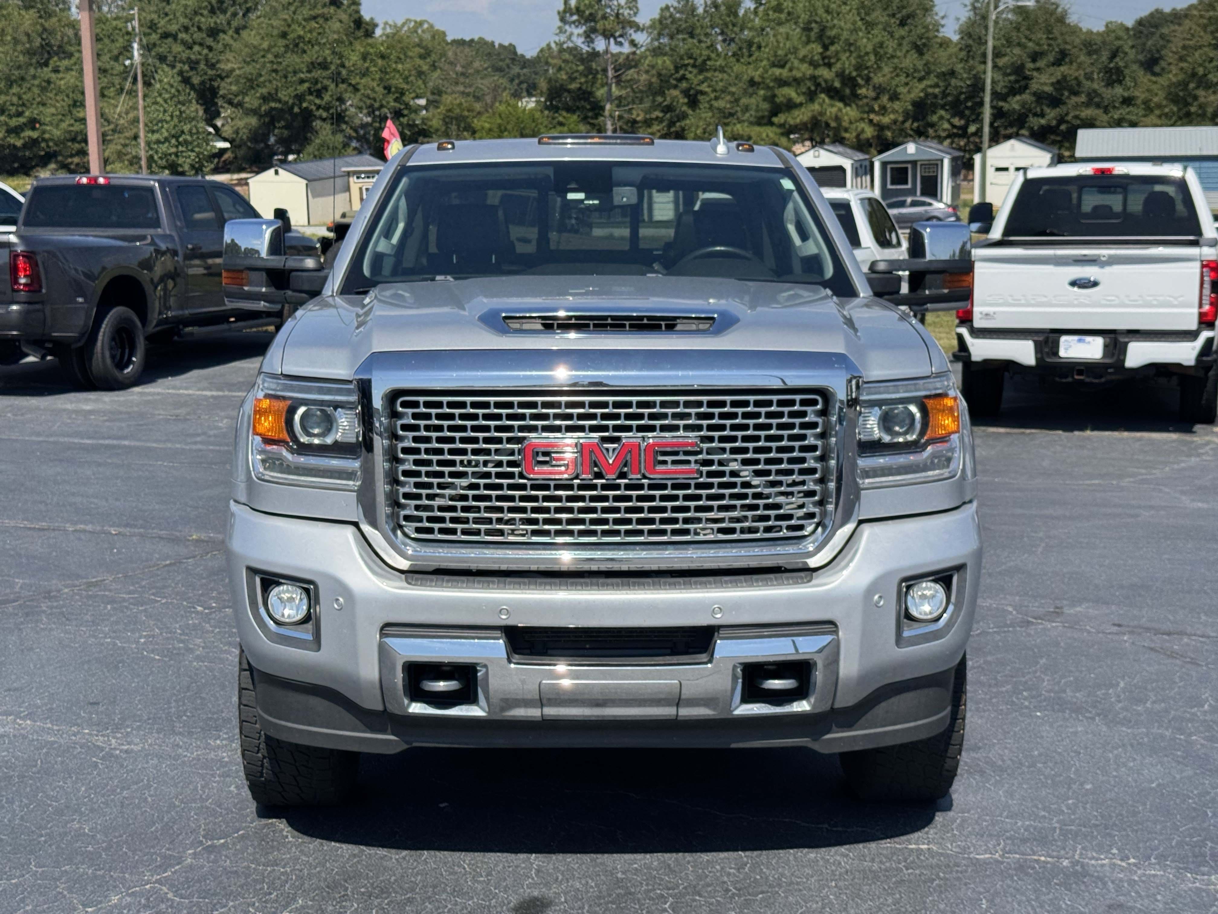 Used 2017 GMC Sierra 3500 Denali w/ Duramax Plus Package AWD/4WD image 3