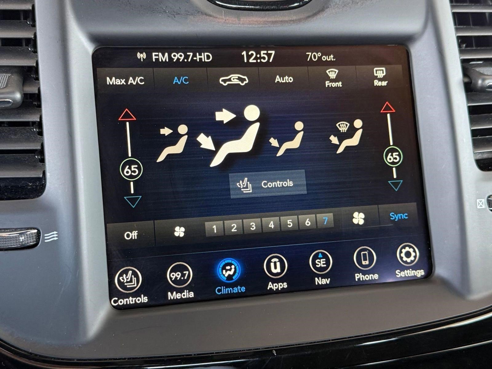 Used 2023 Chrysler 300 S image 27