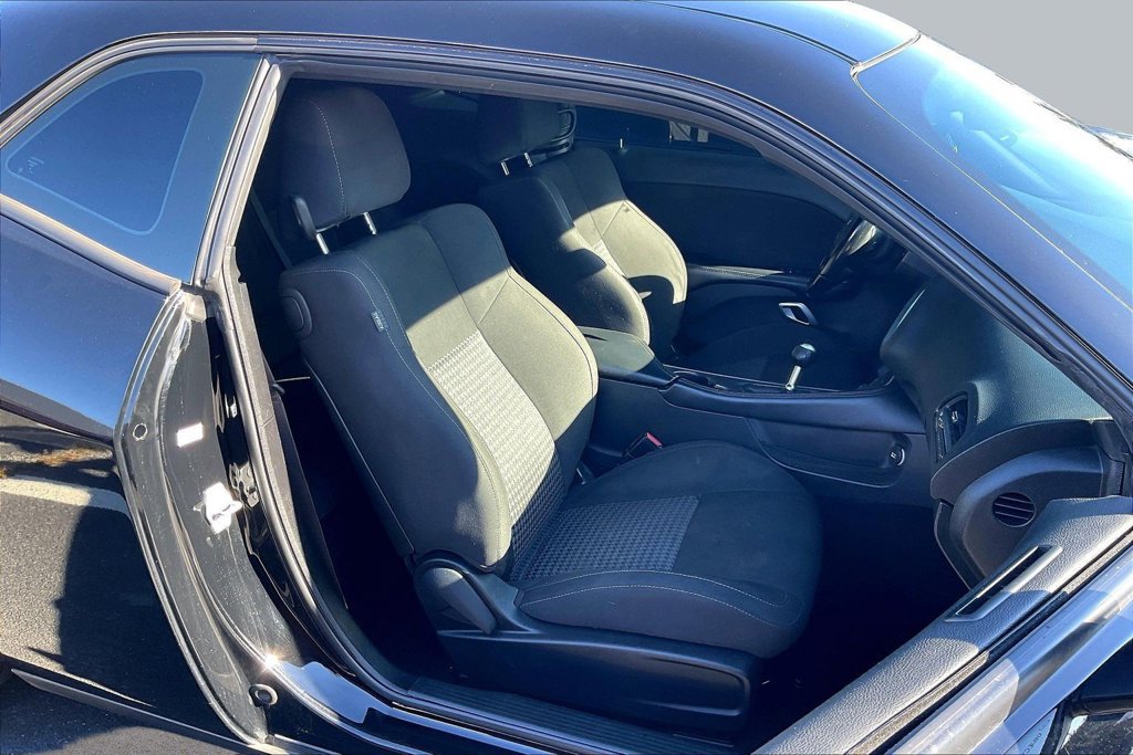 Used 2022 Dodge Challenger R/T RWD image 7
