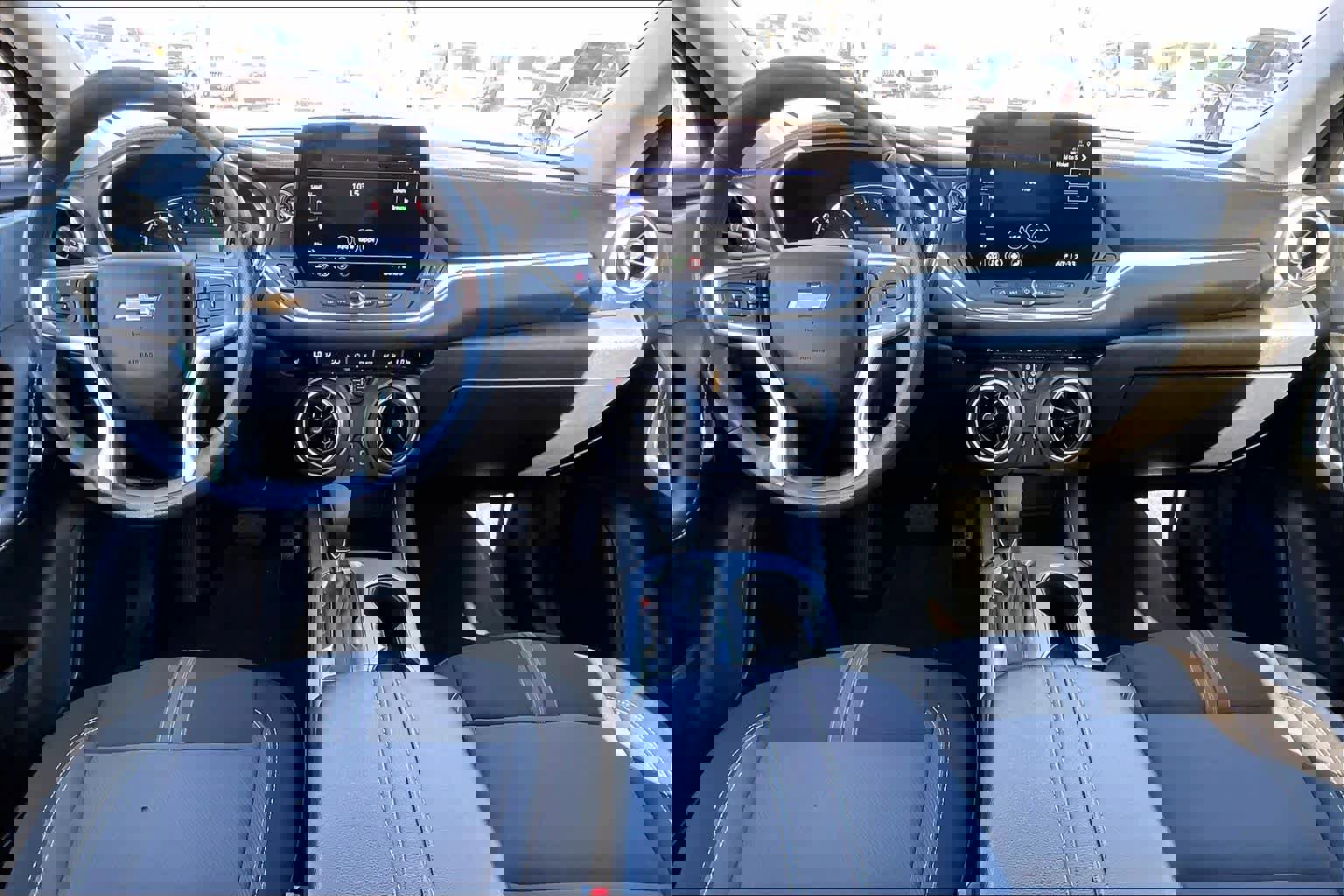 Used 2025 Chevrolet Blazer LT image 15