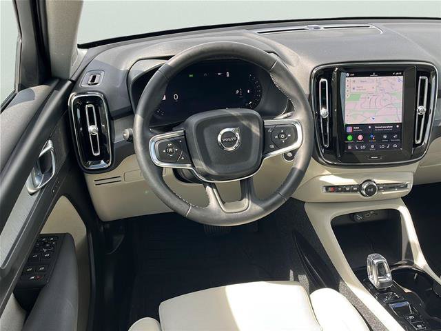 Used 2025 Volvo XC40 B5 Plus AWD/4WD image 20