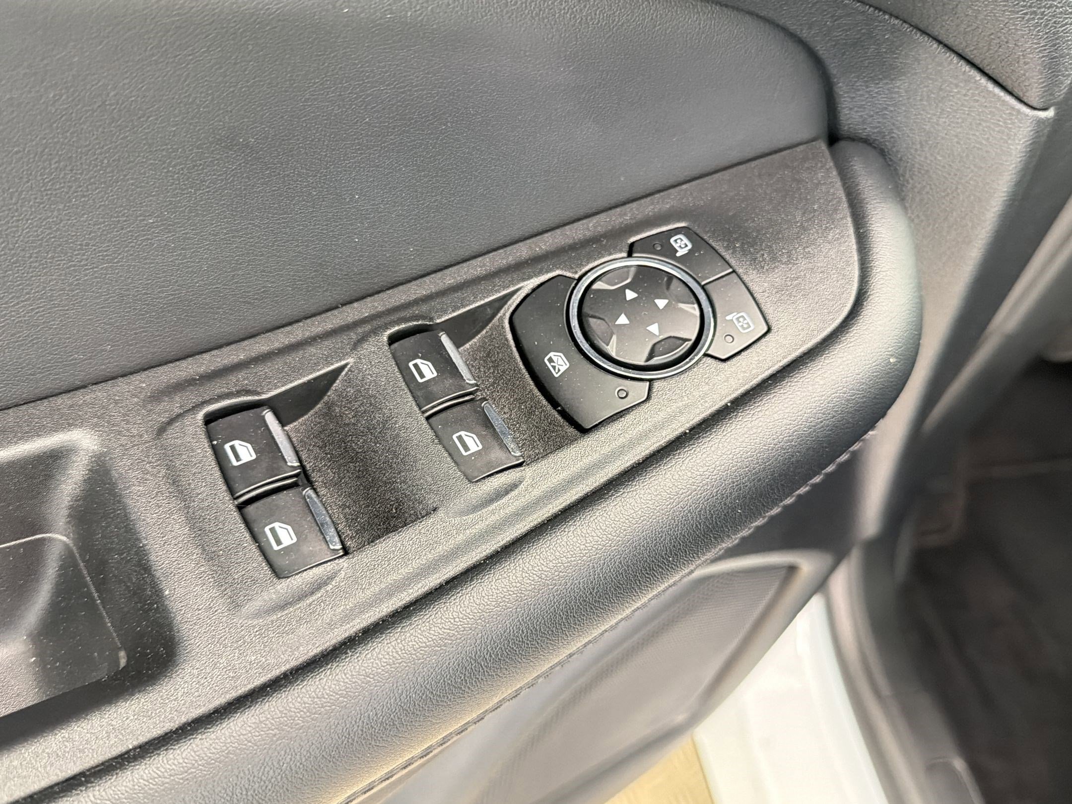 Certified 2024 Ford Edge SE w/ Black Appearance Package image 20