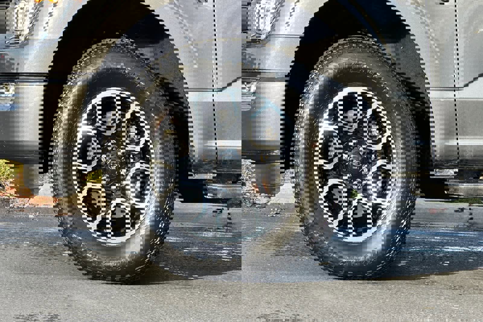 Certified 2022 Ford F150 XLT w/ Equipment Group 302A High image 26