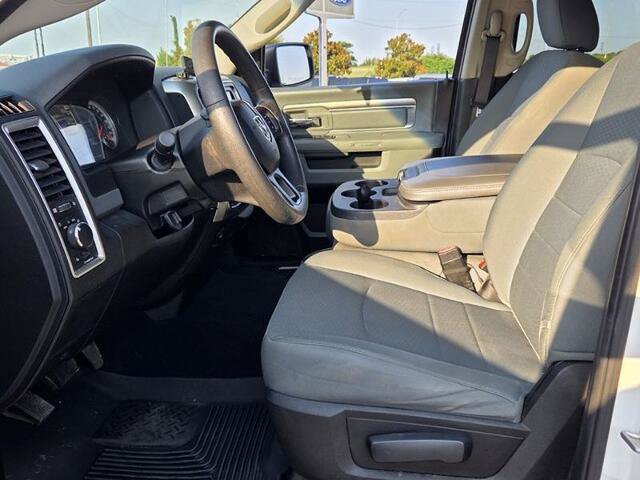 Used 2019 RAM 1500 Classic SLT AWD/4WD image 19