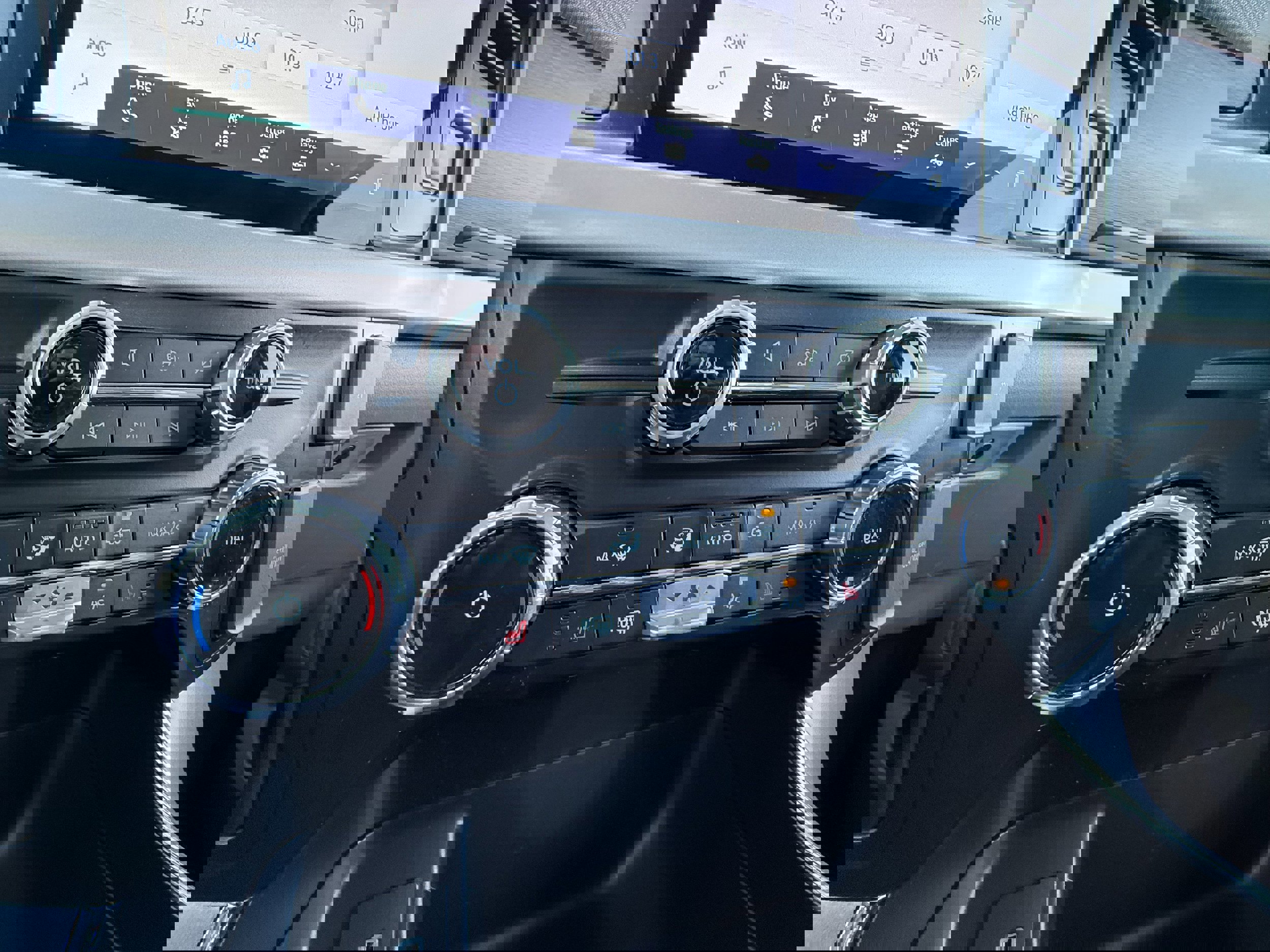 Certified 2022 Ford F150 XLT w/ Equipment Group 302A High image 25