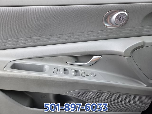 Used 2026 Hyundai Elantra SE FWD image 24