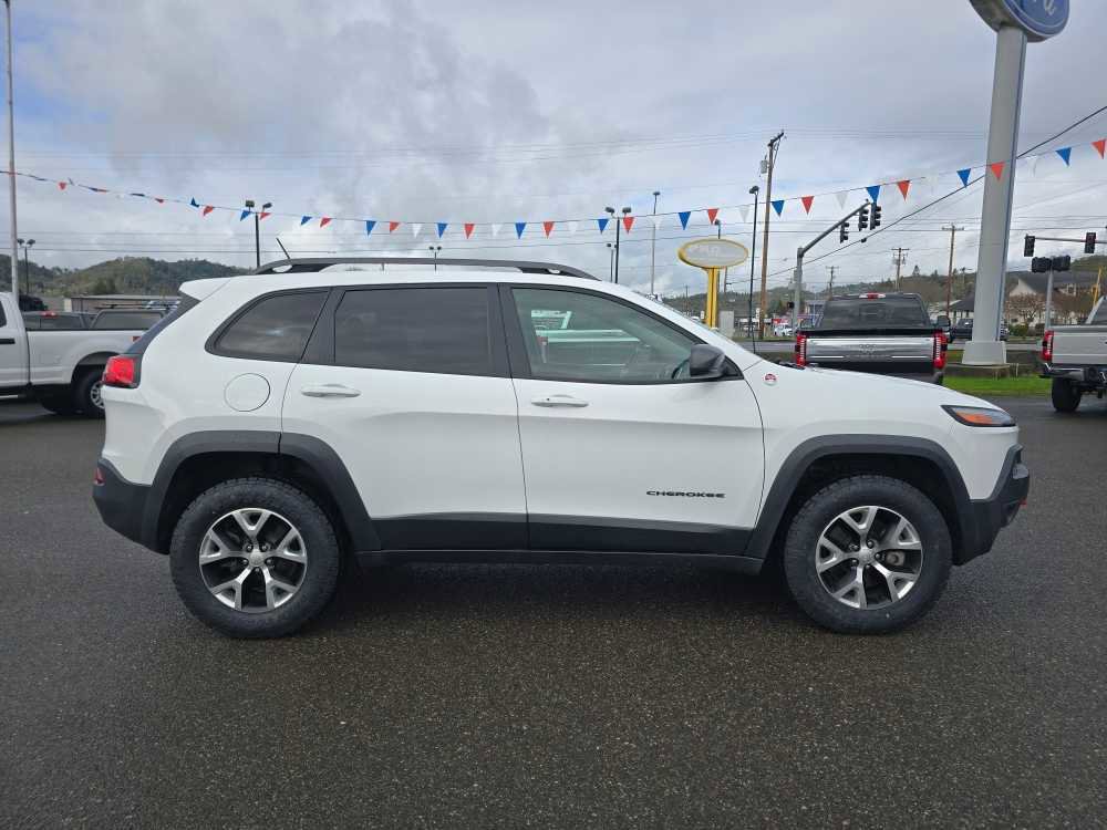 Used 2018 Jeep Cherokee Trailhawk image 7