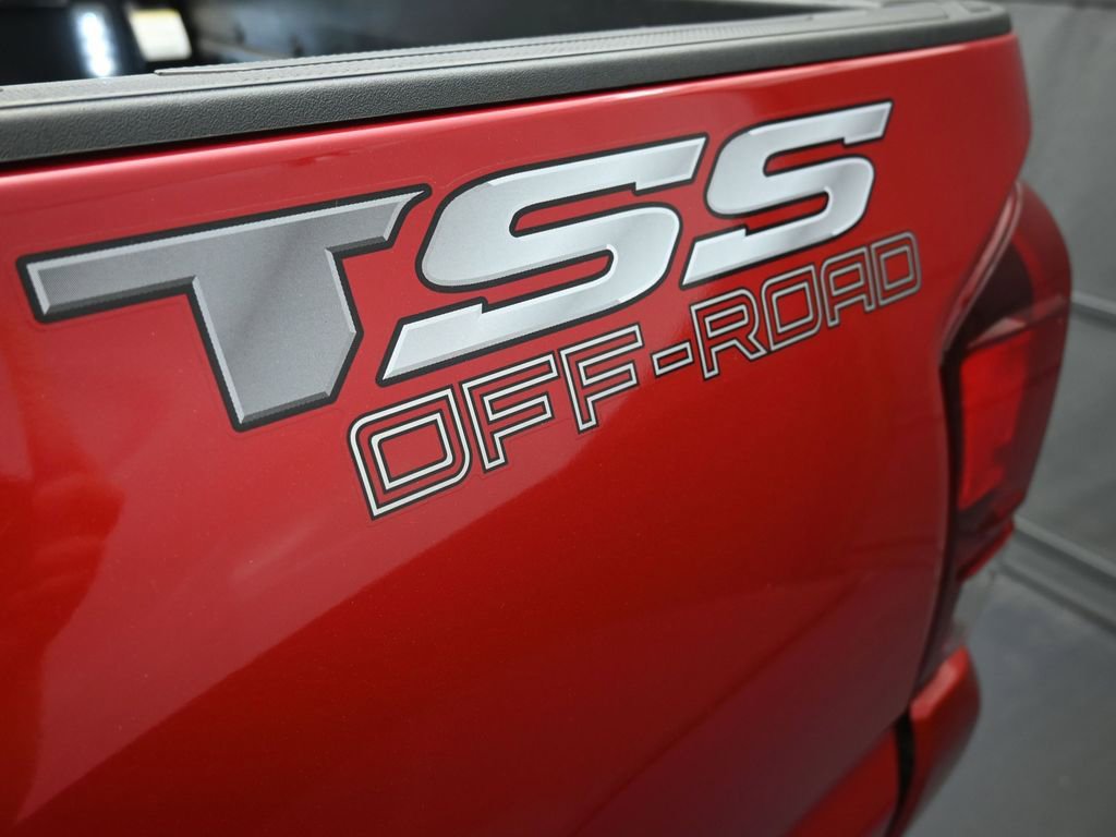 Used 2022 Toyota Tacoma SR AWD/4WD image 2