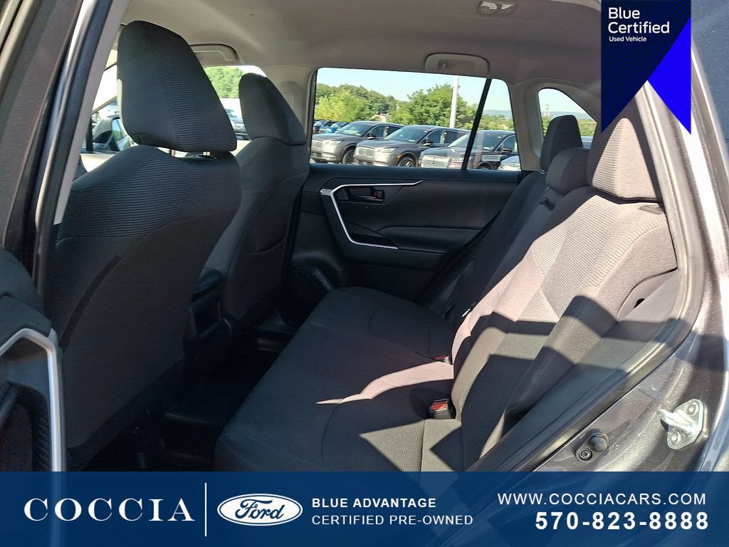 Used 2021 Toyota RAV4 LE AWD/4WD image 10