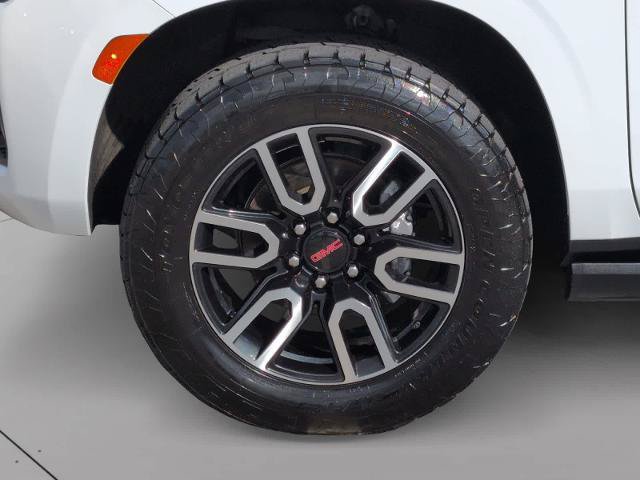 Used 2023 GMC Yukon AT4 w/ AT4 Premium Package AWD/4WD image 8