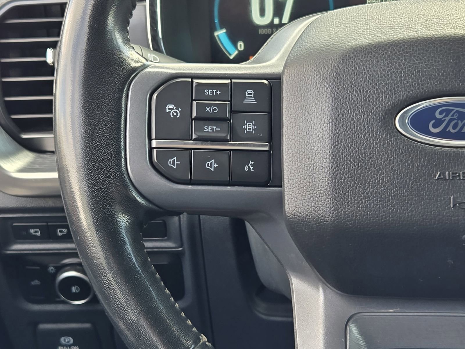 Certified 2023 Ford F150 Lariat w/ Equipment Group 502A High image 26