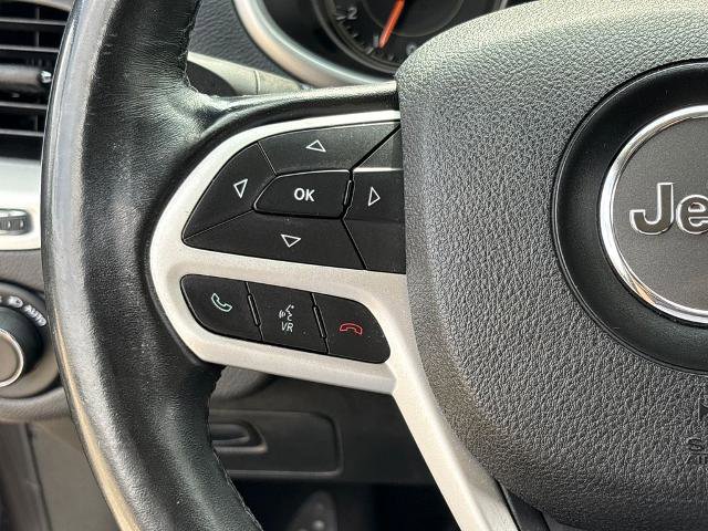 Used 2017 Jeep Cherokee Trailhawk w/ Comfort/Convenience Group AWD/4WD image 18