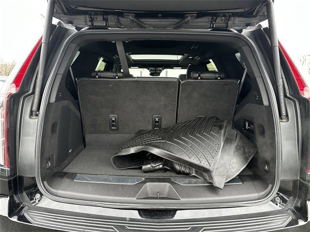 Used 2023 Cadillac Escalade Premium Luxury image 45