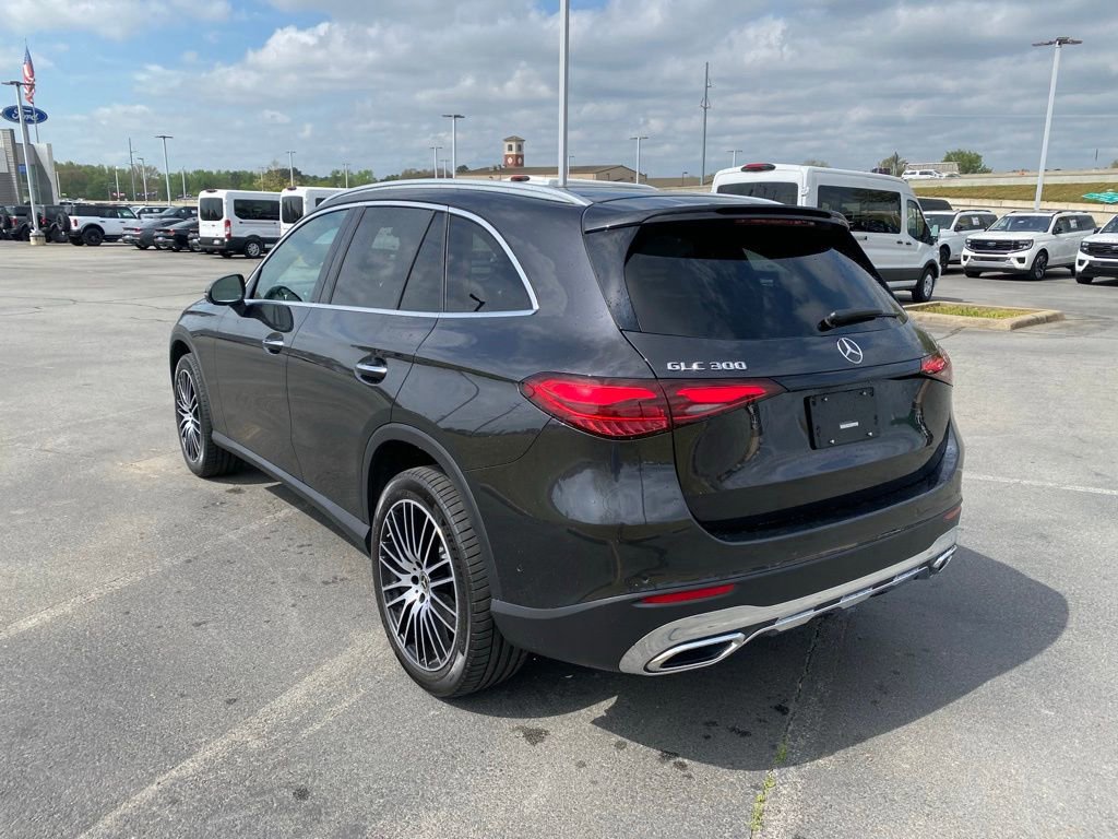 Used 2024 Mercedes-Benz GLC 300 image 3