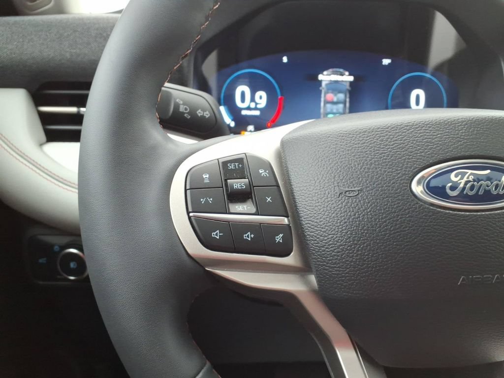 Certified 2025 Ford Explorer Active w/ Active Comfort Package AWD/4WD image 19