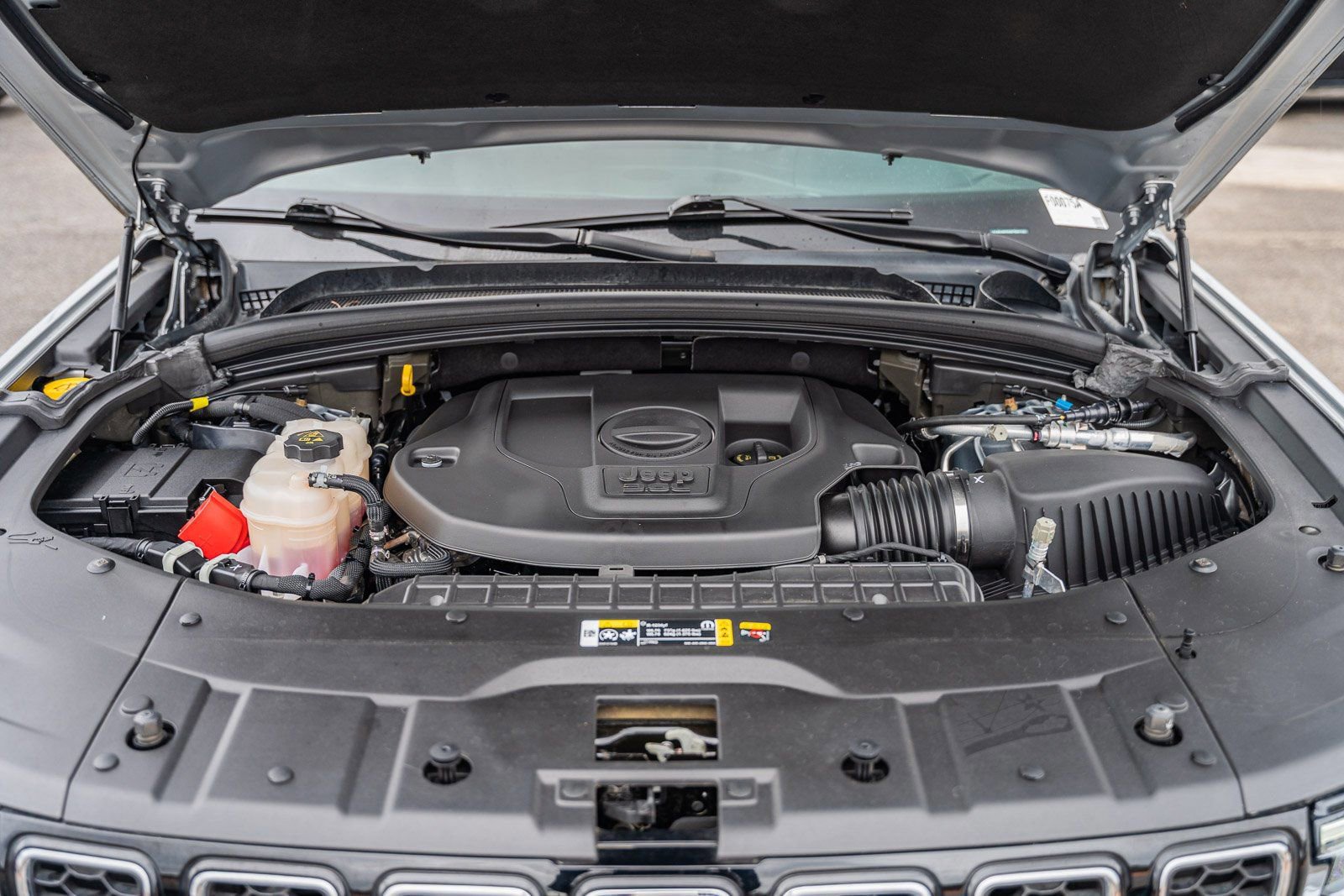 Used 2023 Jeep Grand Cherokee L Overland w/ Rear Seat Video Group I image 30