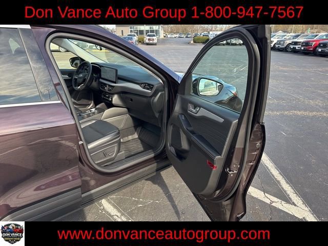 Certified 2023 Ford Escape Platinum image 37