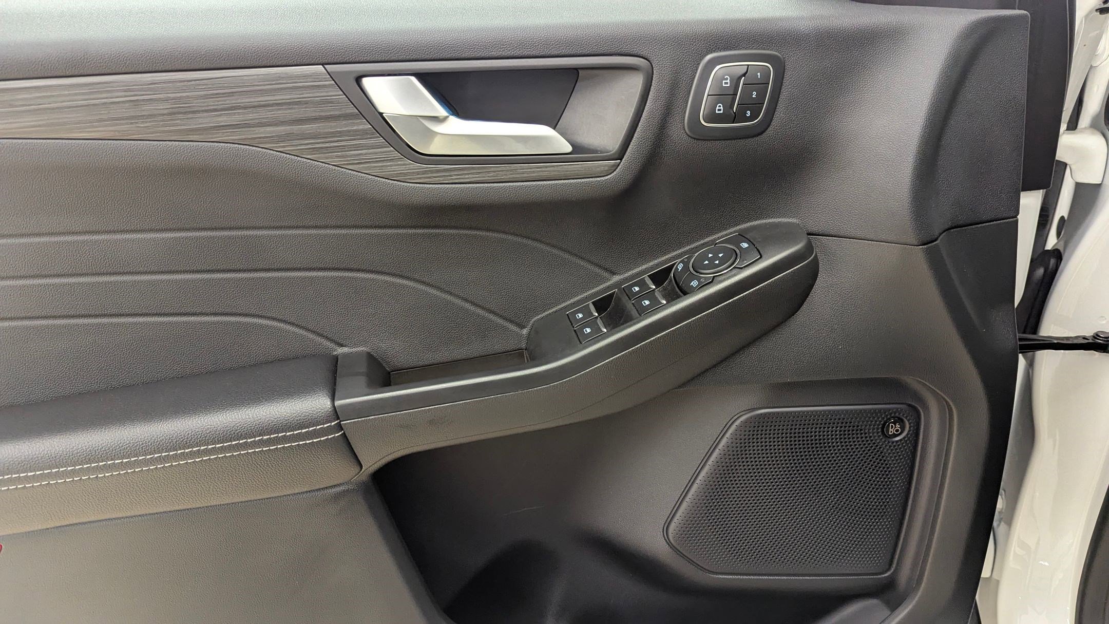 Certified 2023 Ford Escape Platinum w/ Premium Technology Package image 13