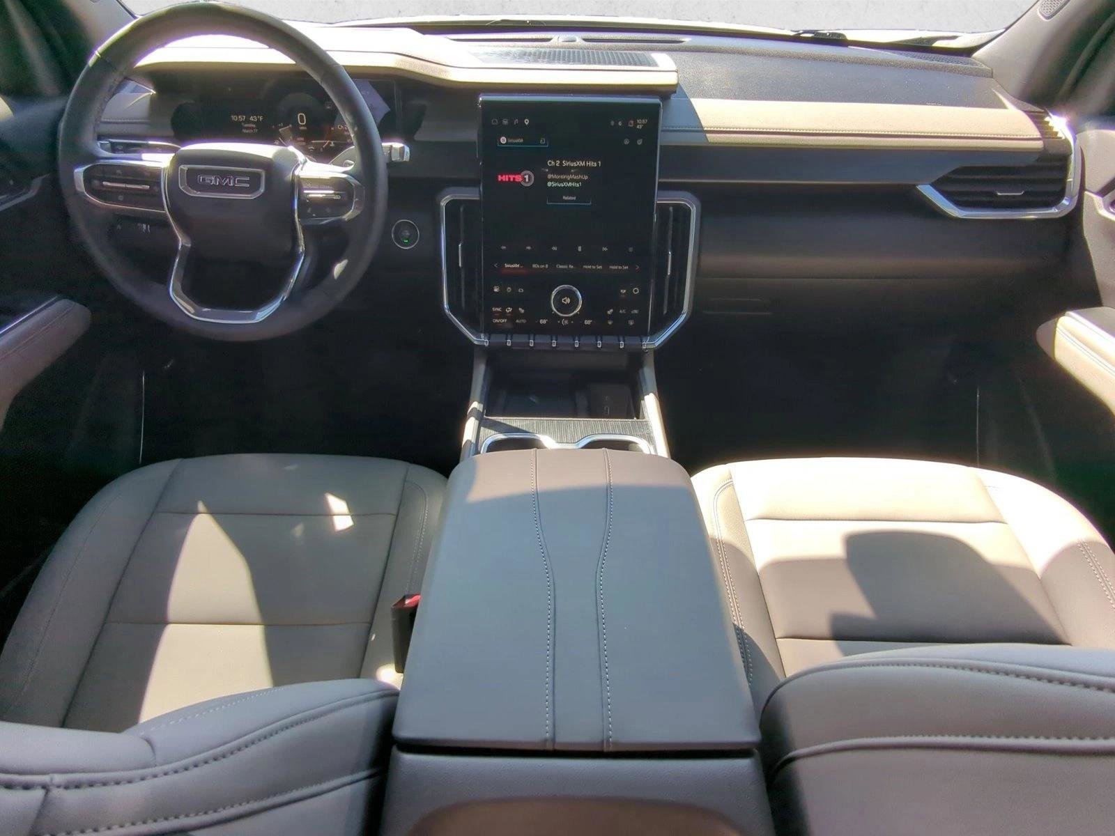 Used 2026 GMC Acadia Elevation w/ Elevation Premium Package FWD image 16