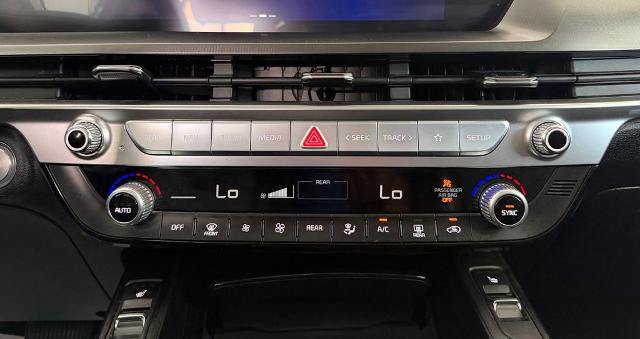 Used 2025 Kia Telluride S FWD image 15