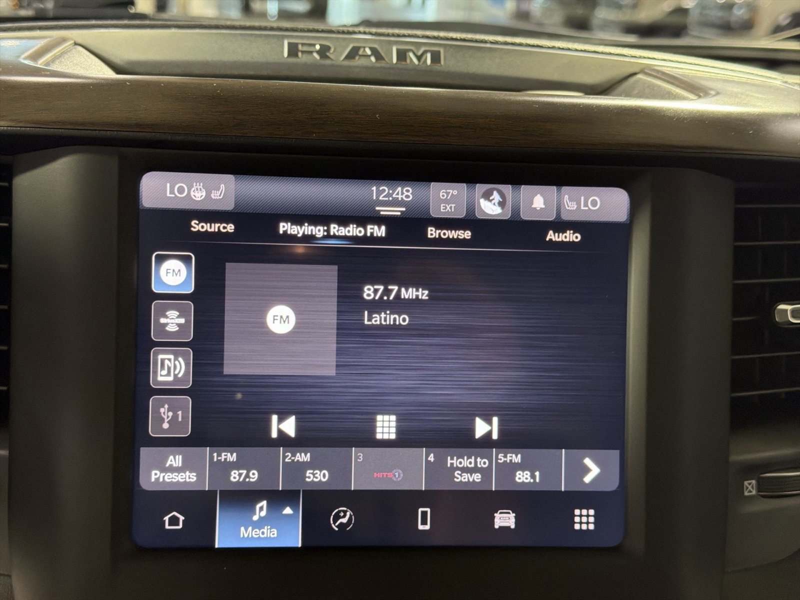 Used 2022 RAM 1500 Laramie AWD/4WD image 34