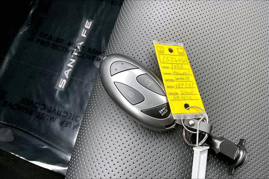 Used 2025 Hyundai Santa Fe XRT image 12