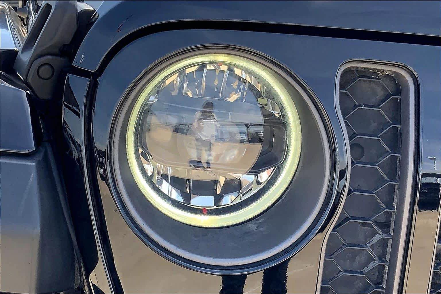 Used 2023 Jeep Wrangler Unlimited Rubicon 392 w/ Trailer Tow Package AWD/4WD image 37