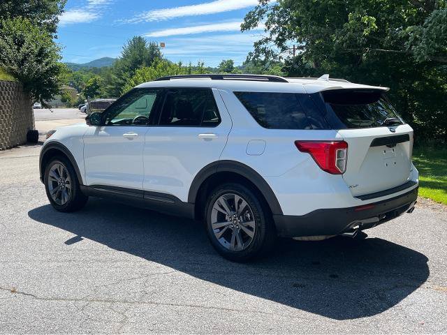 Certified 2023 Ford Explorer XLT w/ Equipment Group 202A AWD/4WD image 4