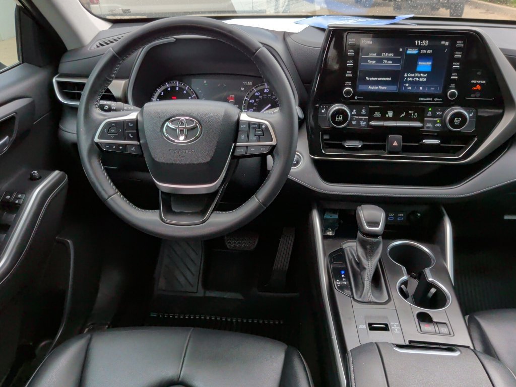Used 2022 Toyota Highlander XLE FWD image 15