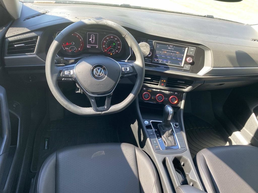 Used 2020 Volkswagen Jetta SE w/ SE Cold Weather Package FWD image 14