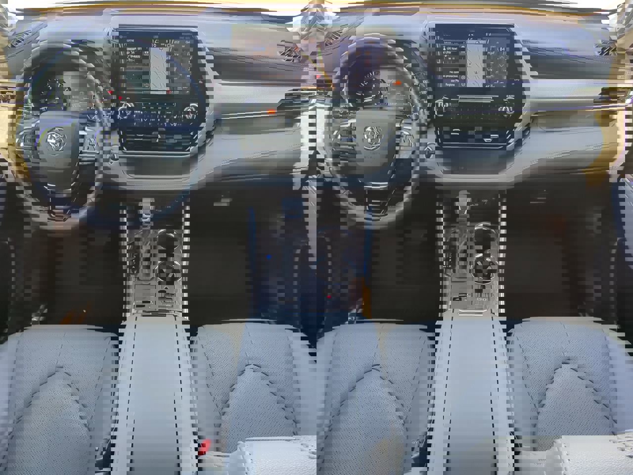 Used 2021 Toyota Highlander Platinum image 13