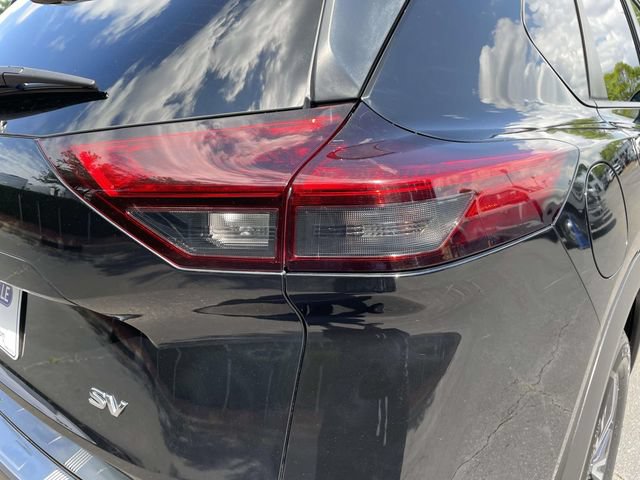 Used 2022 Nissan Rogue SV FWD image 32