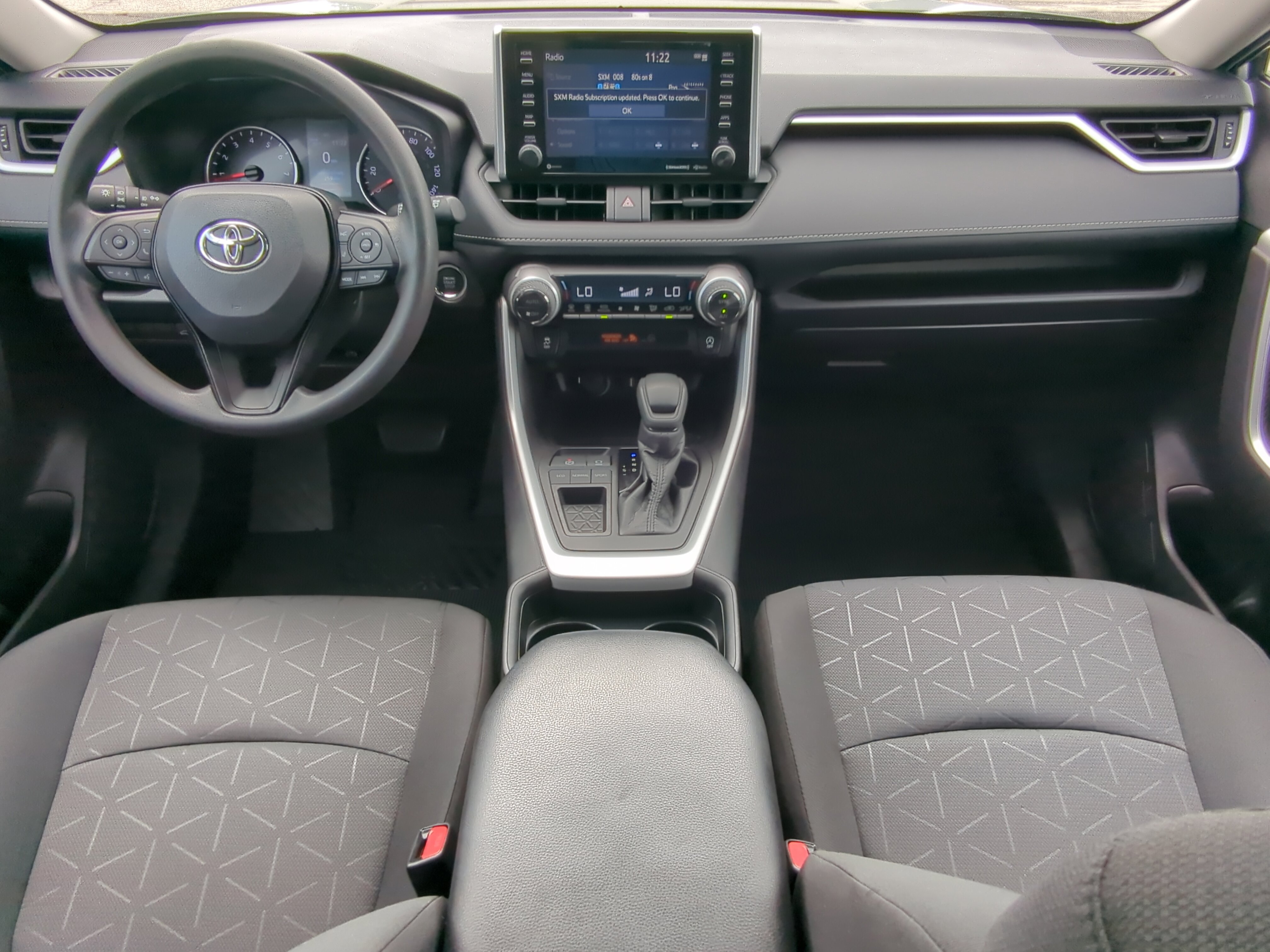 Used 2021 Toyota RAV4 XLE w/ Convenience Package FWD image 13