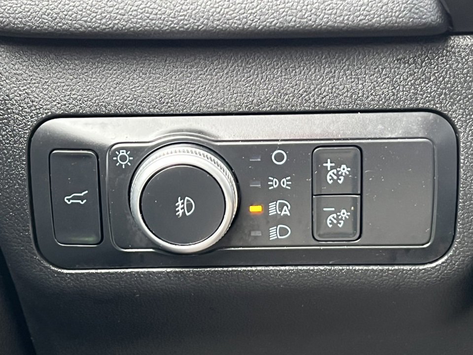 Certified 2020 Ford Escape Titanium image 21