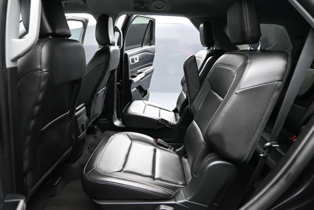 Certified 2023 Ford Explorer XLT w/ Equipment Group 202A RWD image 16