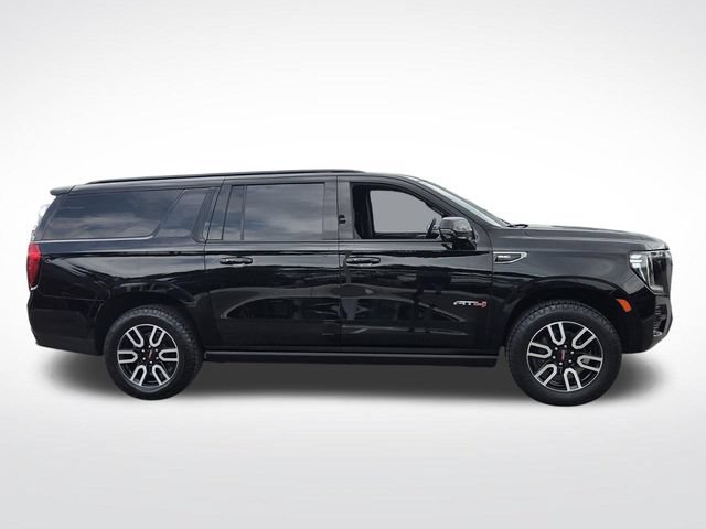 Used 2022 GMC Yukon XL AT4 w/ Technology Package AWD/4WD image 10