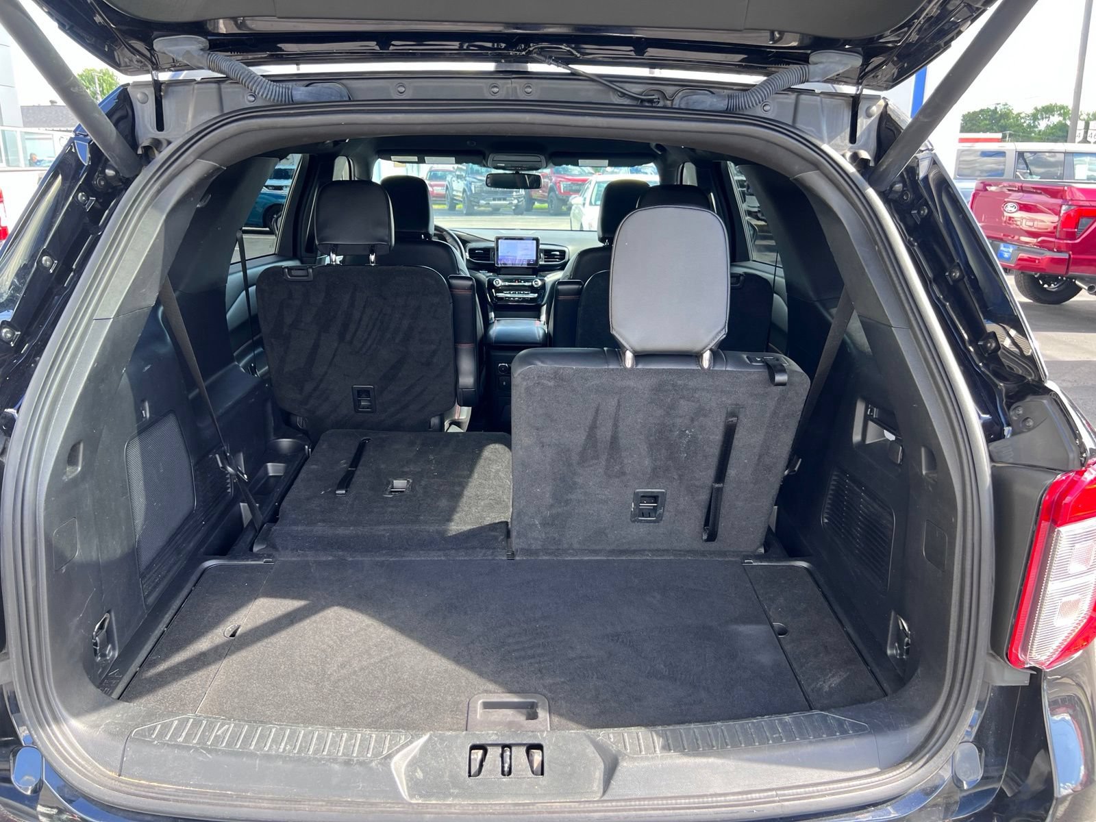 Certified 2023 Ford Explorer ST-Line AWD/4WD image 12