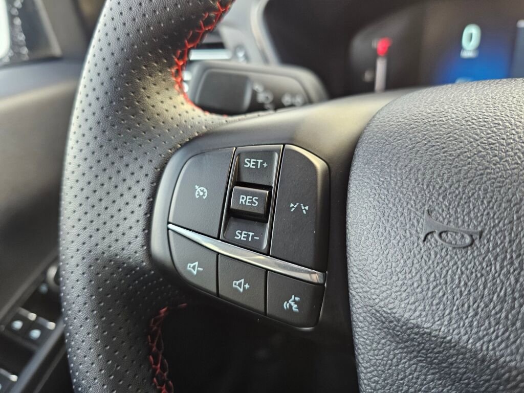 Certified 2025 Ford Escape ST-Line image 24