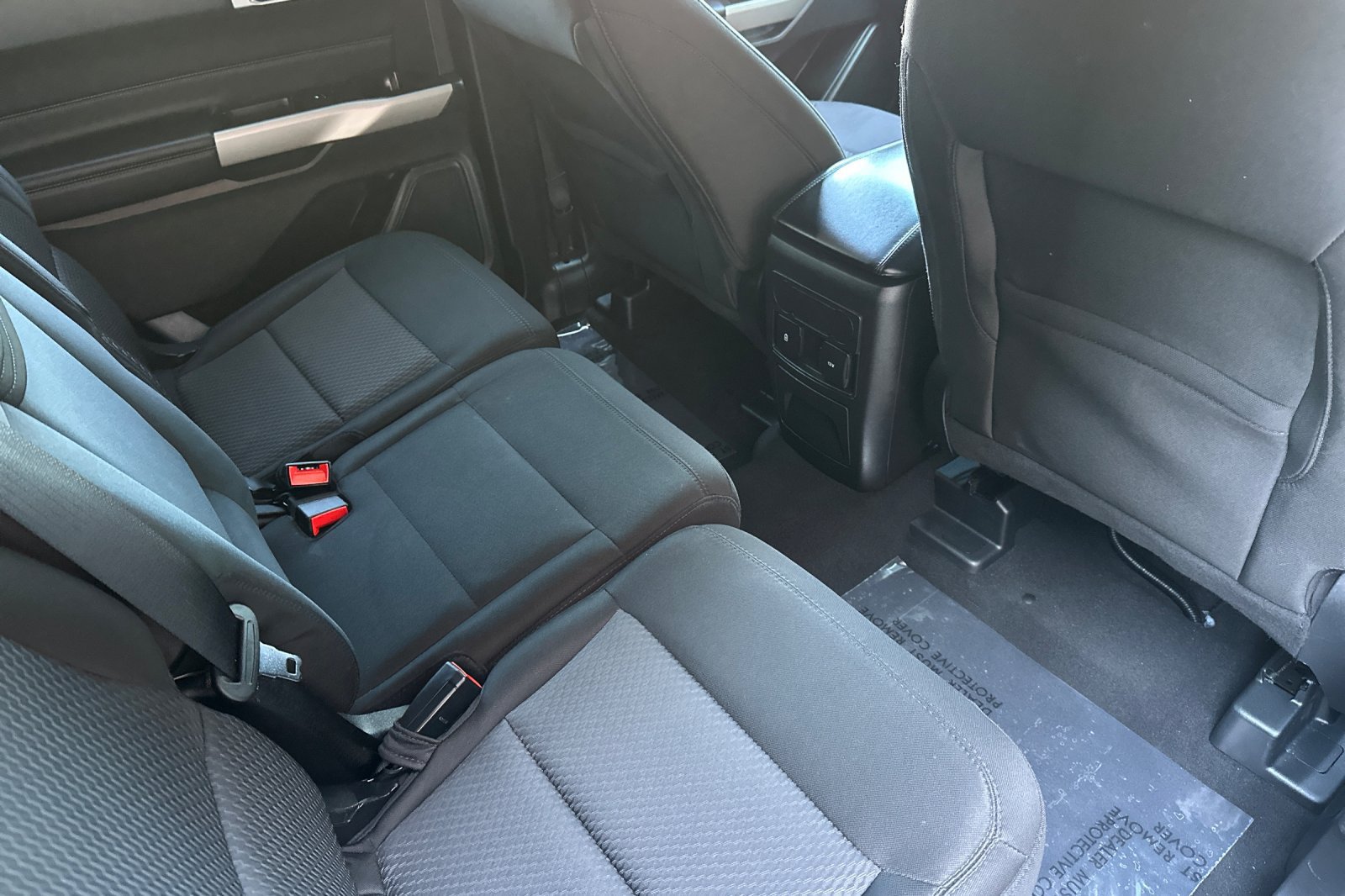 Certified 2023 Ford Explorer XLT RWD image 19