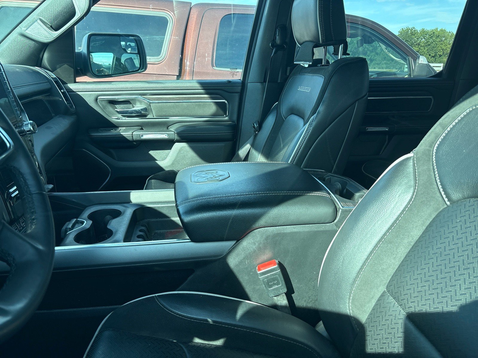 Used 2025 RAM 1500 Laramie AWD/4WD image 10