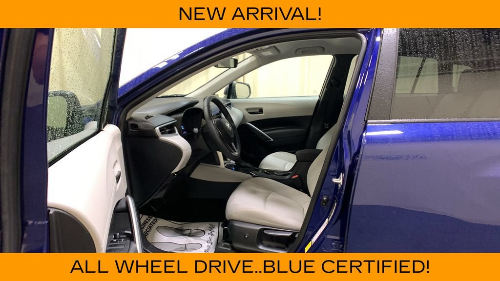 Used 2022 Toyota Corolla Cross LE AWD/4WD image 26
