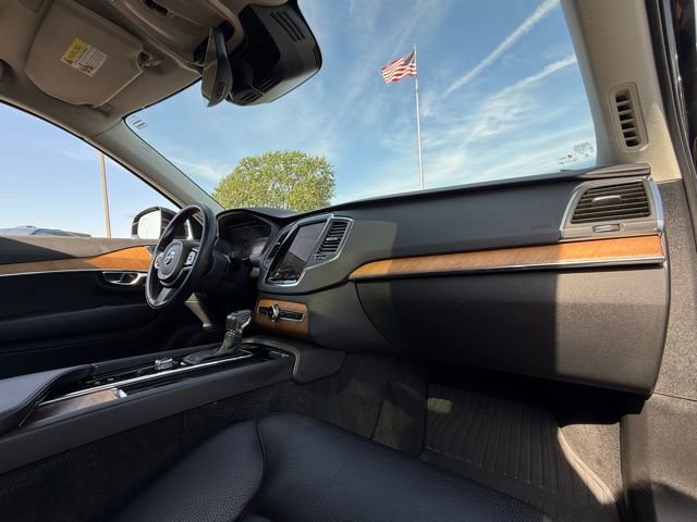 Used 2022 Volvo XC90 T6 Momentum w/ Climate Package image 29