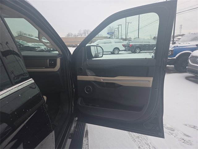 Certified 2023 Ford Expedition Limited image 18
