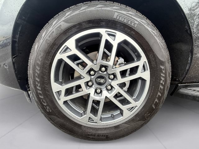 Certified 2025 Ford Expedition Active AWD/4WD image 9