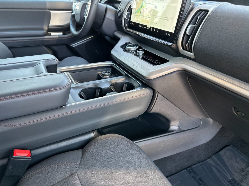 Certified 2025 Ford Expedition Active AWD/4WD image 15