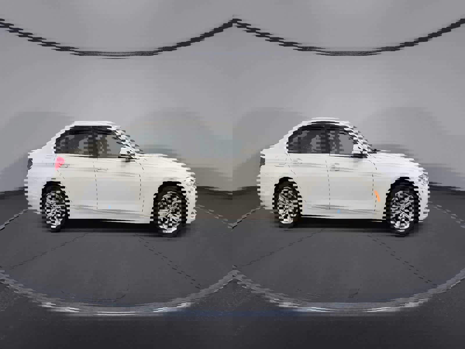 Used 2018 BMW 330i xDrive Sedan image 2